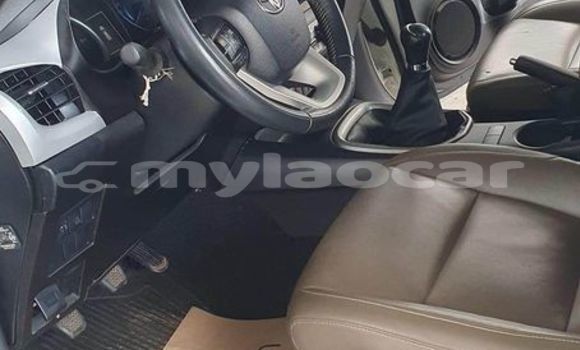 Buy Used Toyota Hilux White Car in Vientiane in Vientiane Province Buy Used Toyota Hilux White Car in Vientiane in Vientiane Province