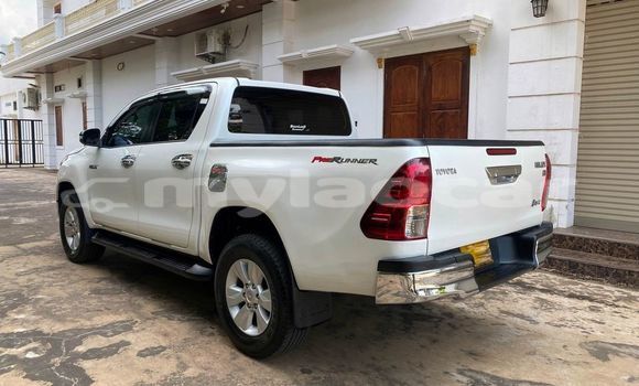 Buy Used Toyota Hiluxe Revo White Car in Vientiane in Vientiane Province Buy Used Toyota Hiluxe Revo White Car in Vientiane in Vientiane Province