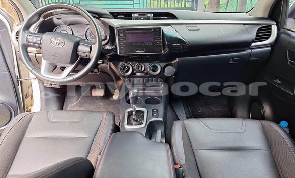 Buy Used Toyota Hiluxe Revo White Car in Vientiane in Vientiane Province Buy Used Toyota Hiluxe Revo White Car in Vientiane in Vientiane Province