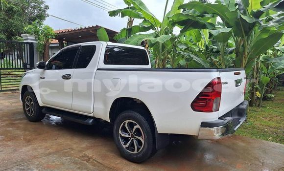 Buy Used Toyota Hiluxe Revo White Car in Vientiane in Vientiane Province Buy Used Toyota Hiluxe Revo White Car in Vientiane in Vientiane Province