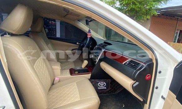 Buy Used Hyundai Accent White Car in Vientiane in Vientiane Province Buy Used Hyundai Accent White Car in Vientiane in Vientiane Province