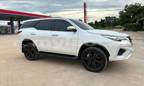 Buy Used Toyota Fortuner White Car in Vientiane in Vientiane Province Buy Used Toyota Fortuner White Car in Vientiane in Vientiane Province
