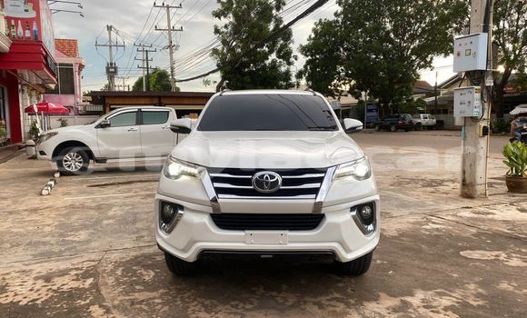 Buy Used Toyota Fortuner White Car in Vientiane in Vientiane Province Buy Used Toyota Fortuner White Car in Vientiane in Vientiane Province