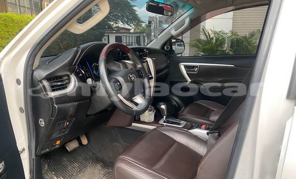 Buy Used Toyota Fortuner White Car in Vientiane in Vientiane Province Buy Used Toyota Fortuner White Car in Vientiane in Vientiane Province