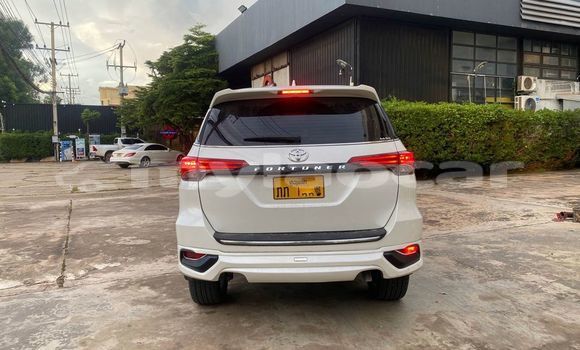 Buy Used Toyota Fortuner White Car in Vientiane in Vientiane Province Buy Used Toyota Fortuner White Car in Vientiane in Vientiane Province