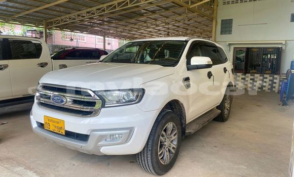 Buy Used Toyota Fortuner White Car in Vientiane in Vientiane Province Buy Used Toyota Fortuner White Car in Vientiane in Vientiane Province