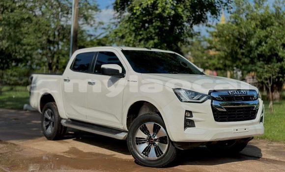 Buy Used Isuzu D–MAX White Car in Vientiane in Vientiane Province