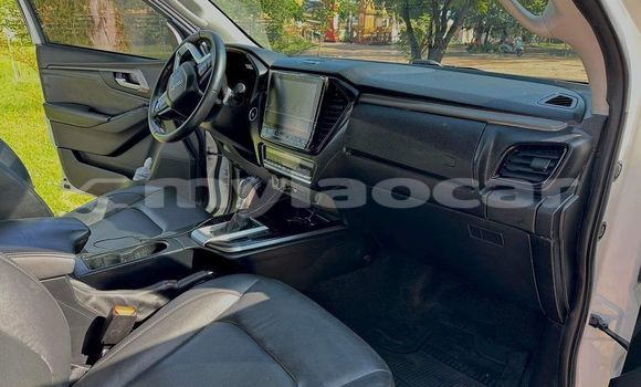 Buy Used Isuzu D–MAX White Car in Vientiane in Vientiane Province Buy Used Isuzu D–MAX White Car in Vientiane in Vientiane Province