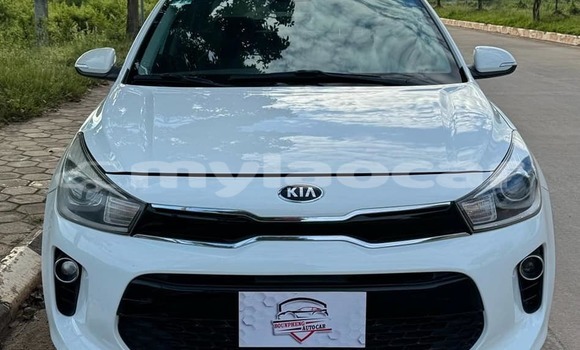 Buy Used Kia Rio White Car in Vientiane in Vientiane Province Buy Used Kia Rio White Car in Vientiane in Vientiane Province