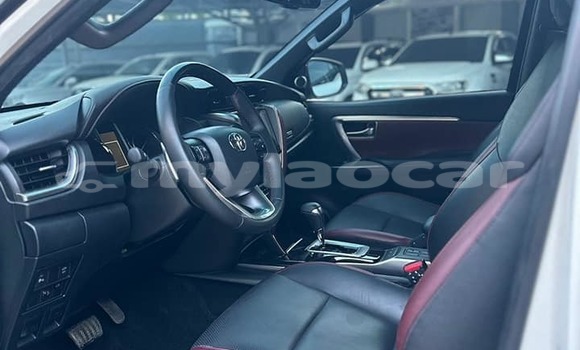 Buy Used Toyota Fortuner White Car in Vientiane in Vientiane Province Buy Used Toyota Fortuner White Car in Vientiane in Vientiane Province