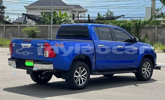 Buy Used Toyota Hiluxe Revo Blue Car in Vientiane in Vientiane Province Buy Used Toyota Hiluxe Revo Blue Car in Vientiane in Vientiane Province