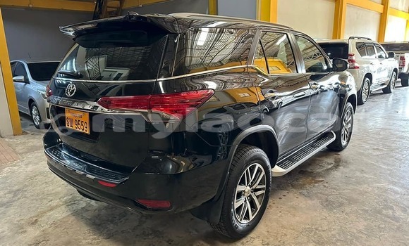Buy Used Toyota Fortuner Black Car in Vientiane in Vientiane Province Buy Used Toyota Fortuner Black Car in Vientiane in Vientiane Province