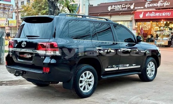 Buy Used Toyota Land Cruiser Black Car in Vientiane in Vientiane Province Buy Used Toyota Land Cruiser Black Car in Vientiane in Vientiane Province