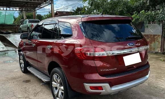 Buy Used Ford Everest Red Car in Vientiane in Vientiane Province Buy Used Ford Everest Red Car in Vientiane in Vientiane Province