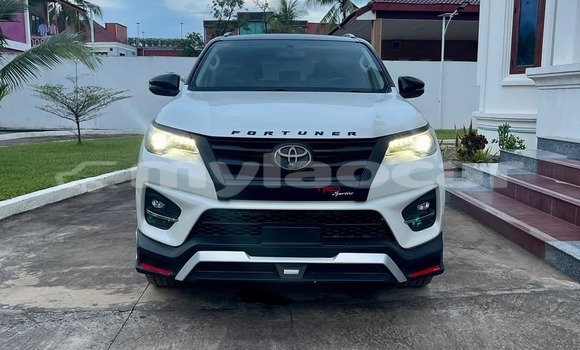 Buy Used Toyota Fortuner White Car in Vientiane in Vientiane Province Buy Used Toyota Fortuner White Car in Vientiane in Vientiane Province