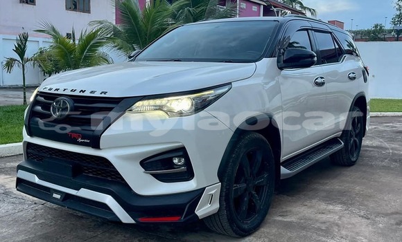 Buy Used Toyota Fortuner White Car in Vientiane in Vientiane Province Buy Used Toyota Fortuner White Car in Vientiane in Vientiane Province