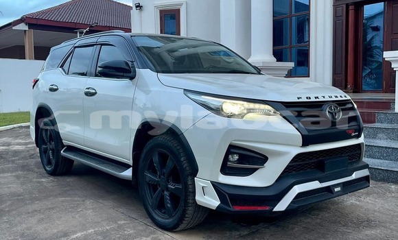 Buy Used Toyota Fortuner White Car in Vientiane in Vientiane Province Buy Used Toyota Fortuner White Car in Vientiane in Vientiane Province