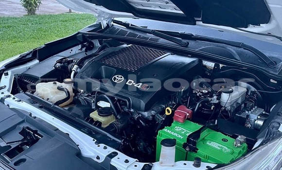 Buy Used Toyota Hilux White Car in Vientiane in Vientiane Province Buy Used Toyota Hilux White Car in Vientiane in Vientiane Province