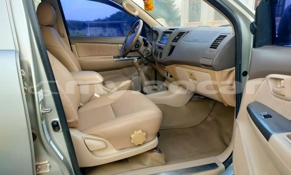 Buy Used Toyota Hiluxe VIGO White Car in Vientiane in Vientiane Province Buy Used Toyota Hiluxe VIGO White Car in Vientiane in Vientiane Province