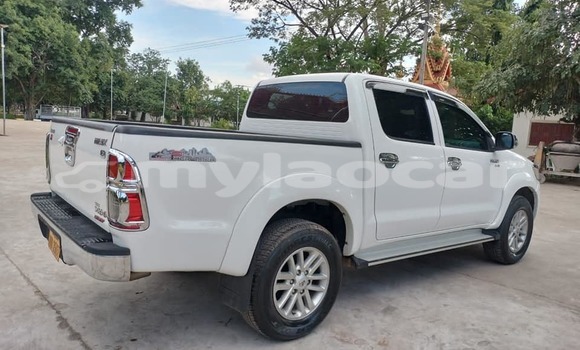 Buy Used Suzuki Celerio White Car in Vientiane in Vientiane Province Buy Used Suzuki Celerio White Car in Vientiane in Vientiane Province