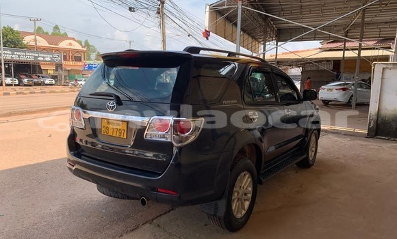 Buy Used Toyota Fortuner White Car in Vientiane in Vientiane Province Buy Used Toyota Fortuner White Car in Vientiane in Vientiane Province