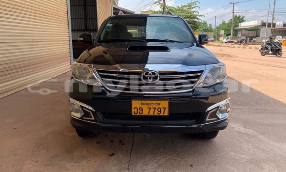 Buy Used Toyota Fortuner White Car in Vientiane in Vientiane Province Buy Used Toyota Fortuner White Car in Vientiane in Vientiane Province