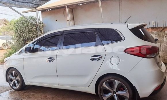 Acheter Occasion Voiture Kia Carens Blanc à Vientiane, Vientiane Province