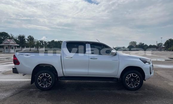 Buy Used Toyota Hiluxe Revo White Car in Vientiane in Vientiane Province