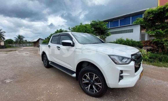 Buy Used Isuzu D–MAX White Car in Vientiane in Vientiane Province Buy Used Isuzu D–MAX White Car in Vientiane in Vientiane Province