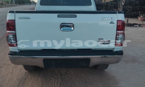 Buy Used Toyota Hilux White Car in Vientiane in Vientiane Province Buy Used Toyota Hilux White Car in Vientiane in Vientiane Province
