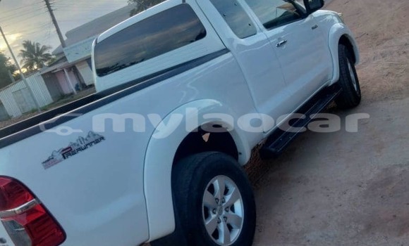 Buy Used Toyota Hilux White Car in Vientiane in Vientiane Province Buy Used Toyota Hilux White Car in Vientiane in Vientiane Province