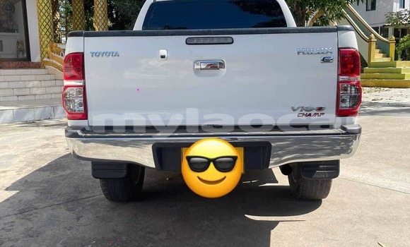 Buy Used Toyota Hilux White Car in Vientiane in Vientiane Province Buy Used Toyota Hilux White Car in Vientiane in Vientiane Province