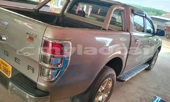 Buy Used Toyota Axio Other Car in Luang Namtha in Luang Namtha Province