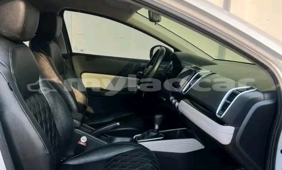 Buy Used Honda City White Car in Pakxan in Bolikhamxai Province