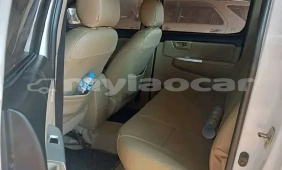 Buy Used Rover 600 White Car in Sekong in Xékong Province
