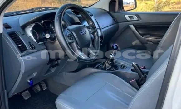 Buy Used Range Rover Evoque White Car in Import - Dubai in Attapeu Province