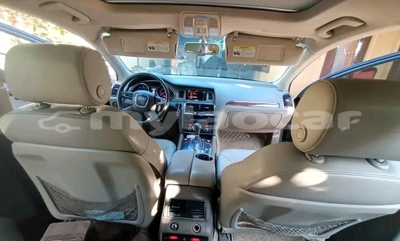 Buy Used Audi 100 Black Car in Vientiane in Vientiane Province