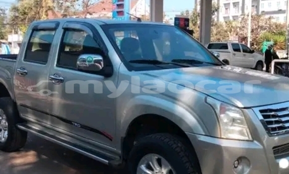Buy Used Toyota RAV4 White Car in Champasak in Champasak Province Buy Used Toyota RAV4 White Car in Champasak in Champasak Province