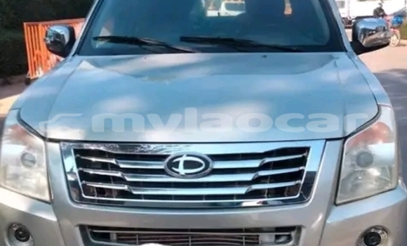 Buy Used Toyota RAV4 White Car in Champasak in Champasak Province Buy Used Toyota RAV4 White Car in Champasak in Champasak Province