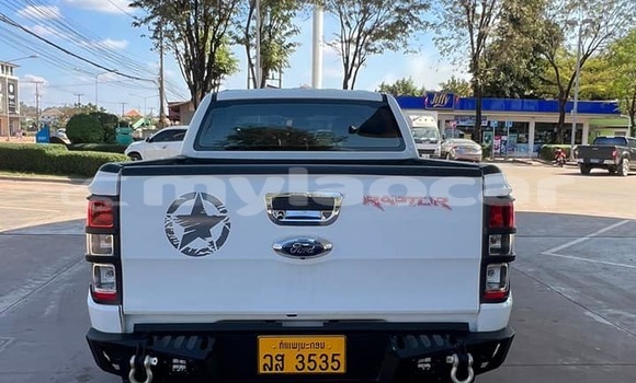 Buy Used Toyota Hilux White Car in Vientiane in Vientiane Province Buy Used Toyota Hilux White Car in Vientiane in Vientiane Province