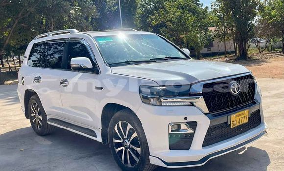 Buy Used Toyota Fortuner White Car in Vientiane in Vientiane Province Buy Used Toyota Fortuner White Car in Vientiane in Vientiane Province