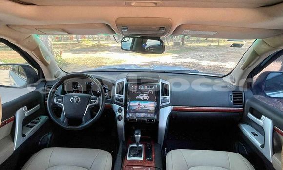 Buy Used Toyota Fortuner White Car in Vientiane in Vientiane Province Buy Used Toyota Fortuner White Car in Vientiane in Vientiane Province