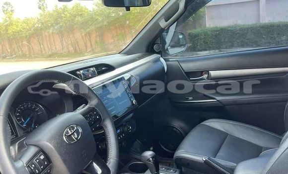 Buy Used Toyota Hilux White Car in Vientiane in Vientiane Province Buy Used Toyota Hilux White Car in Vientiane in Vientiane Province