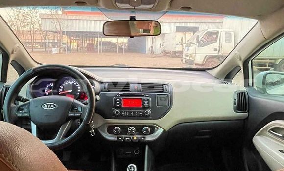 Buy Used Kia Carnival White Car in Vientiane in Vientiane Province Buy Used Kia Carnival White Car in Vientiane in Vientiane Province