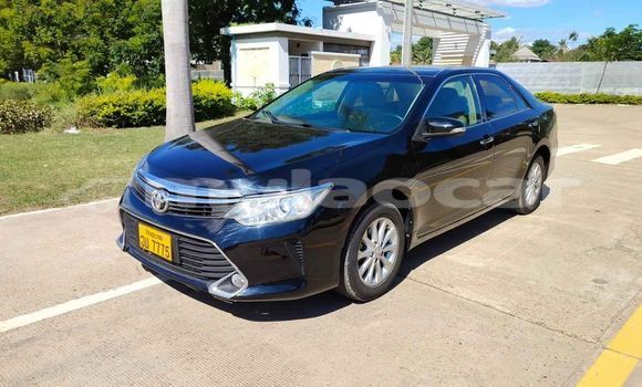 Buy Used Toyota Avensis Black Car in Vientiane in Vientiane Province Buy Used Toyota Avensis Black Car in Vientiane in Vientiane Province