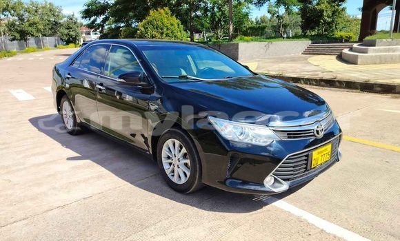 Buy Used Toyota Avensis Black Car in Vientiane in Vientiane Province Buy Used Toyota Avensis Black Car in Vientiane in Vientiane Province