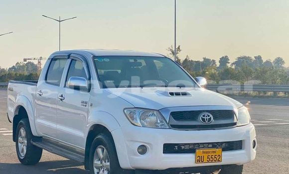 Buy Used Toyota Vigo White Car in Vientiane in Vientiane Province Buy Used Toyota Vigo White Car in Vientiane in Vientiane Province