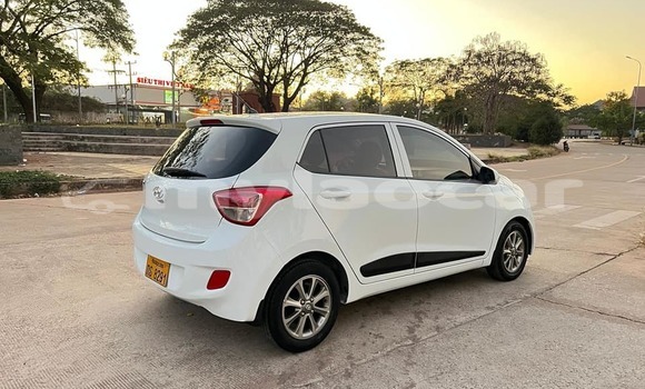 Buy Used Kia Optima White Car in Vientiane in Vientiane Province Buy Used Kia Optima White Car in Vientiane in Vientiane Province