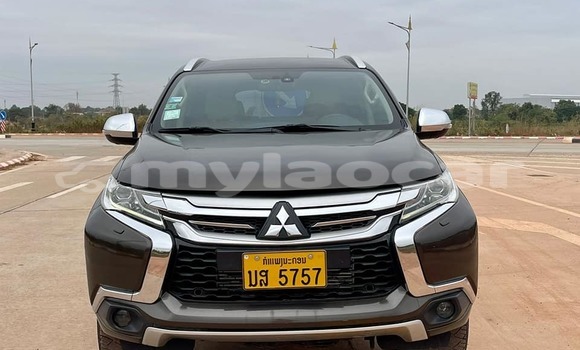 Buy Used Mitsubishi Pajero Black Car in Vientiane in Vientiane Province Buy Used Mitsubishi Pajero Black Car in Vientiane in Vientiane Province
