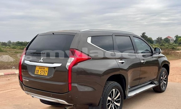 Buy Used Mitsubishi Pajero Black Car in Vientiane in Vientiane Province Buy Used Mitsubishi Pajero Black Car in Vientiane in Vientiane Province